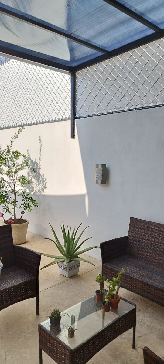 5 de 15: terraza de la piscina techada