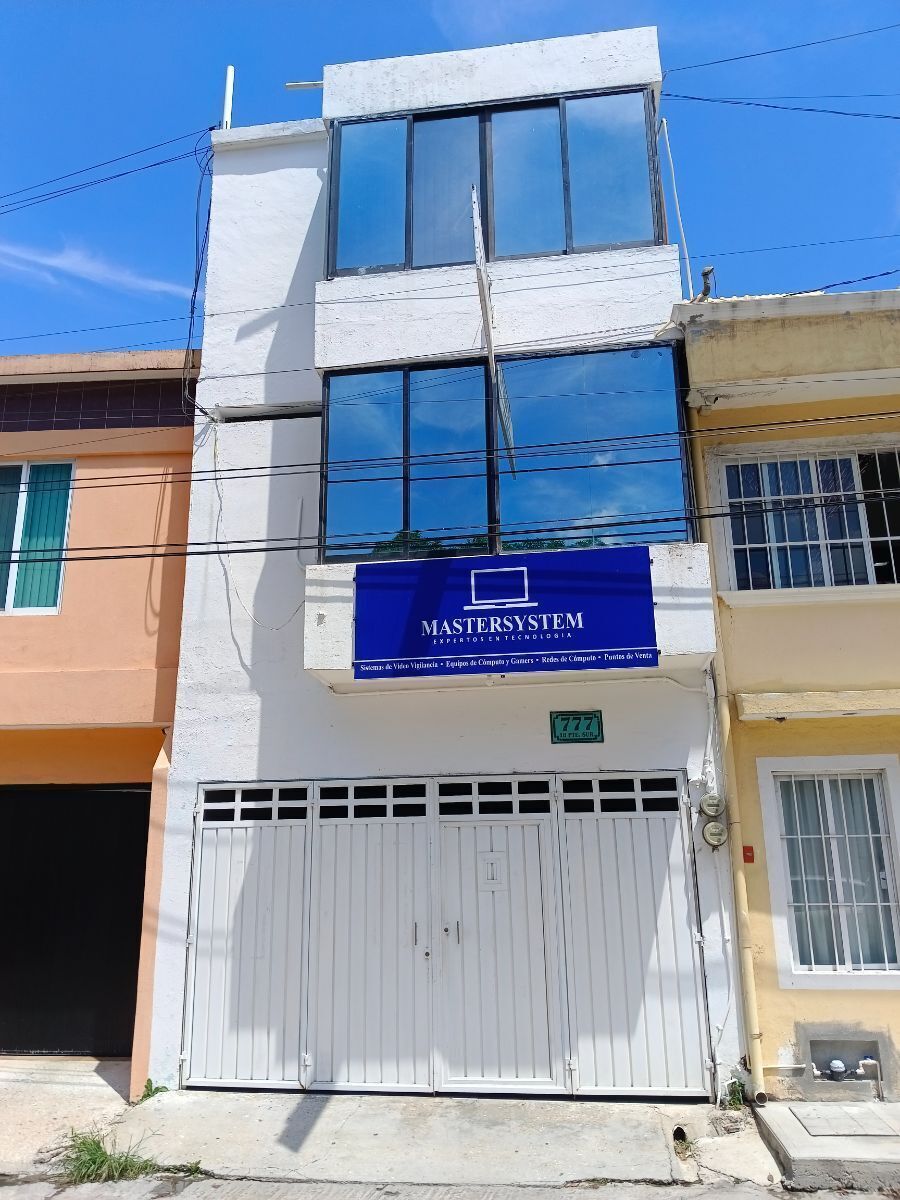3 de 13: Fachada