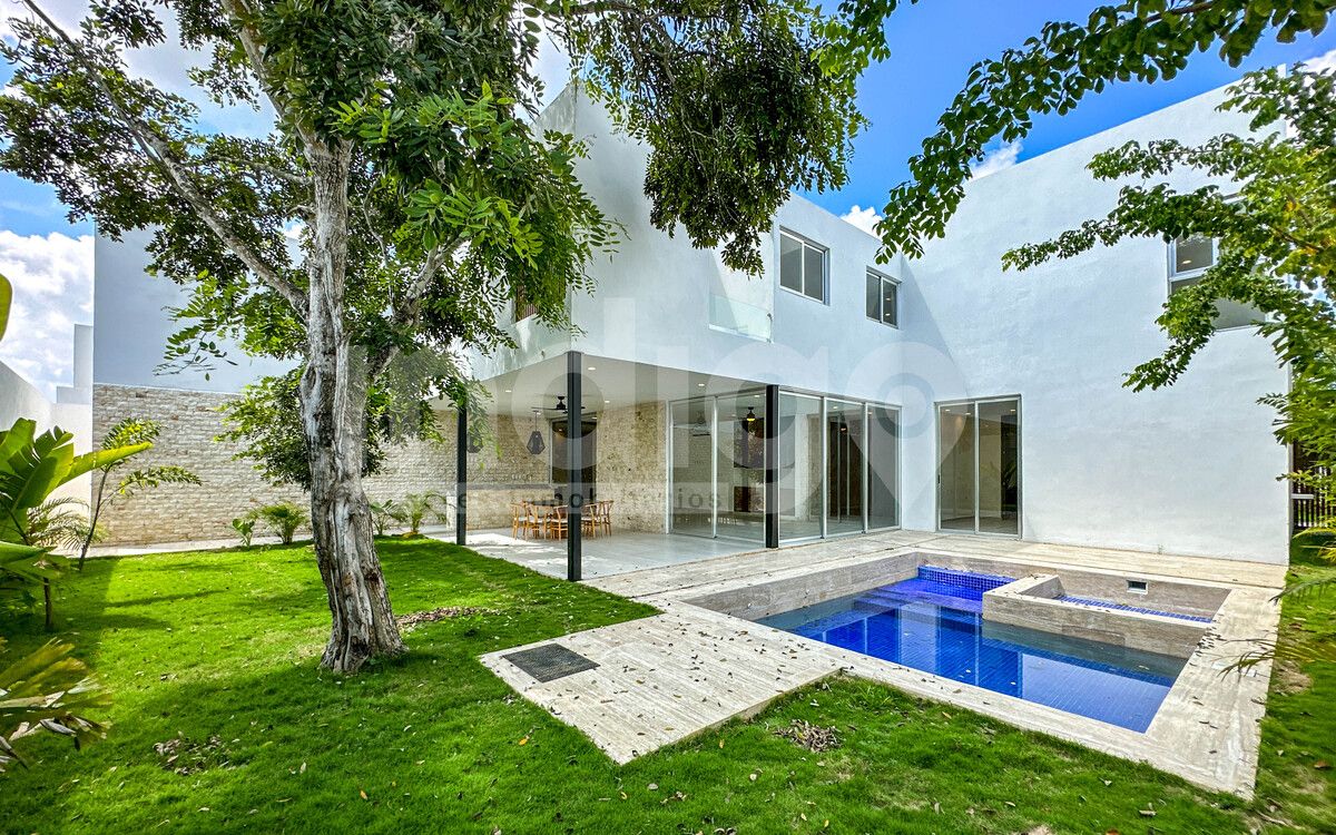 Casa en Venta en Mérida en Privada El Origen, Modelo 562