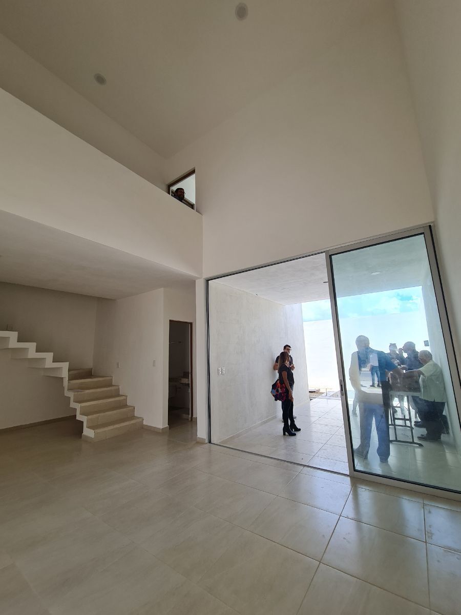 3 of 9: Sala doble altura