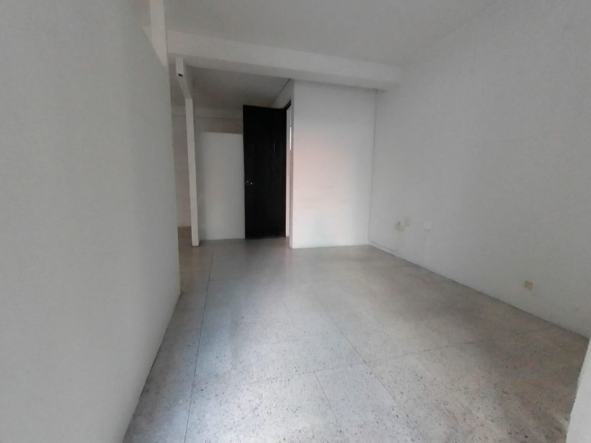 OFICINA - COMERCIAL EN RENTA