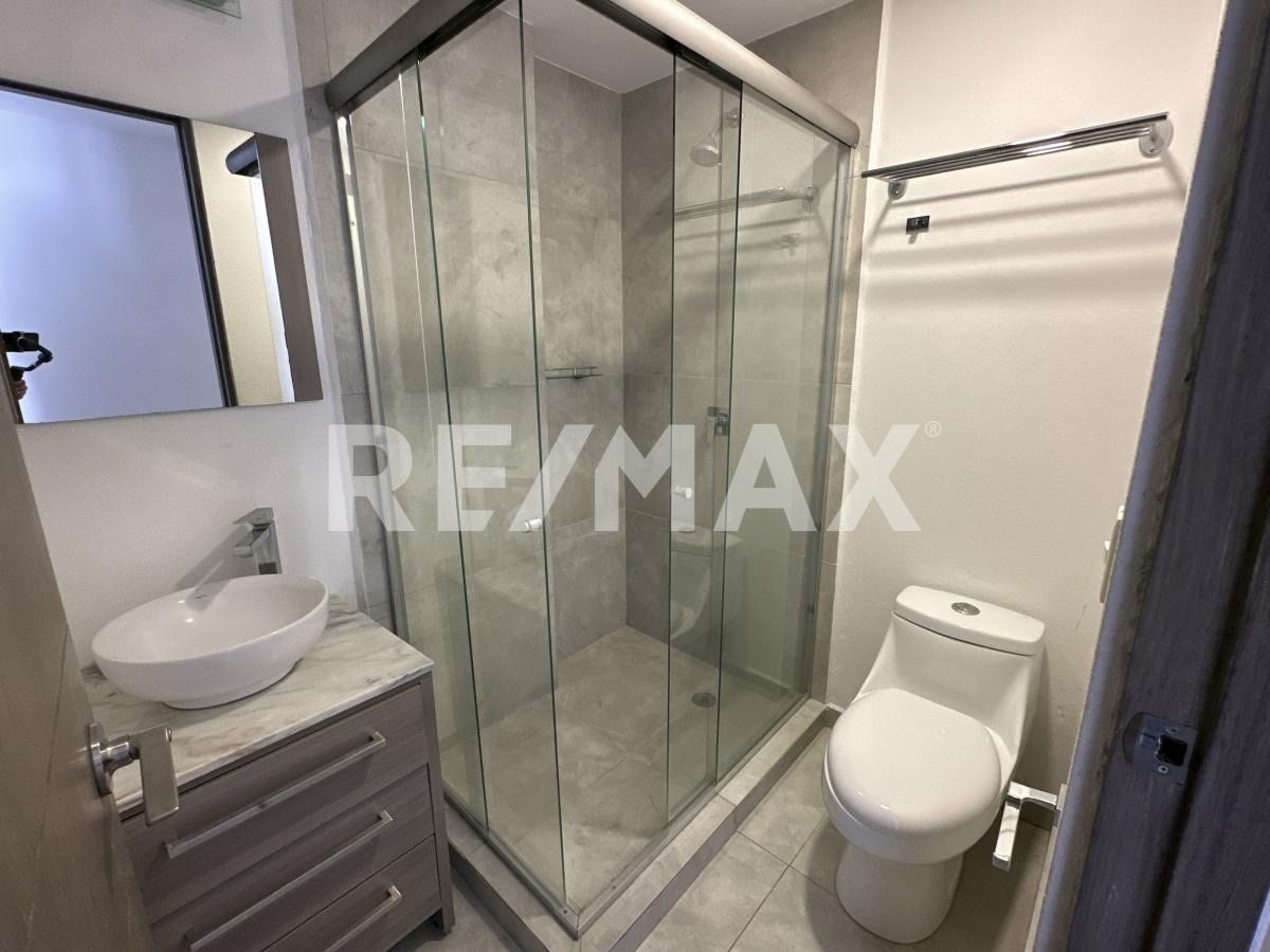 12 de 16: Baño completo visitas