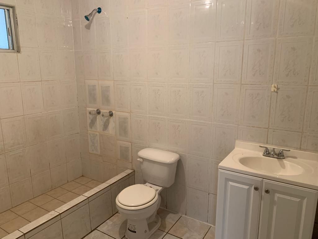 17 de 19: 2do baño en 2do piso
