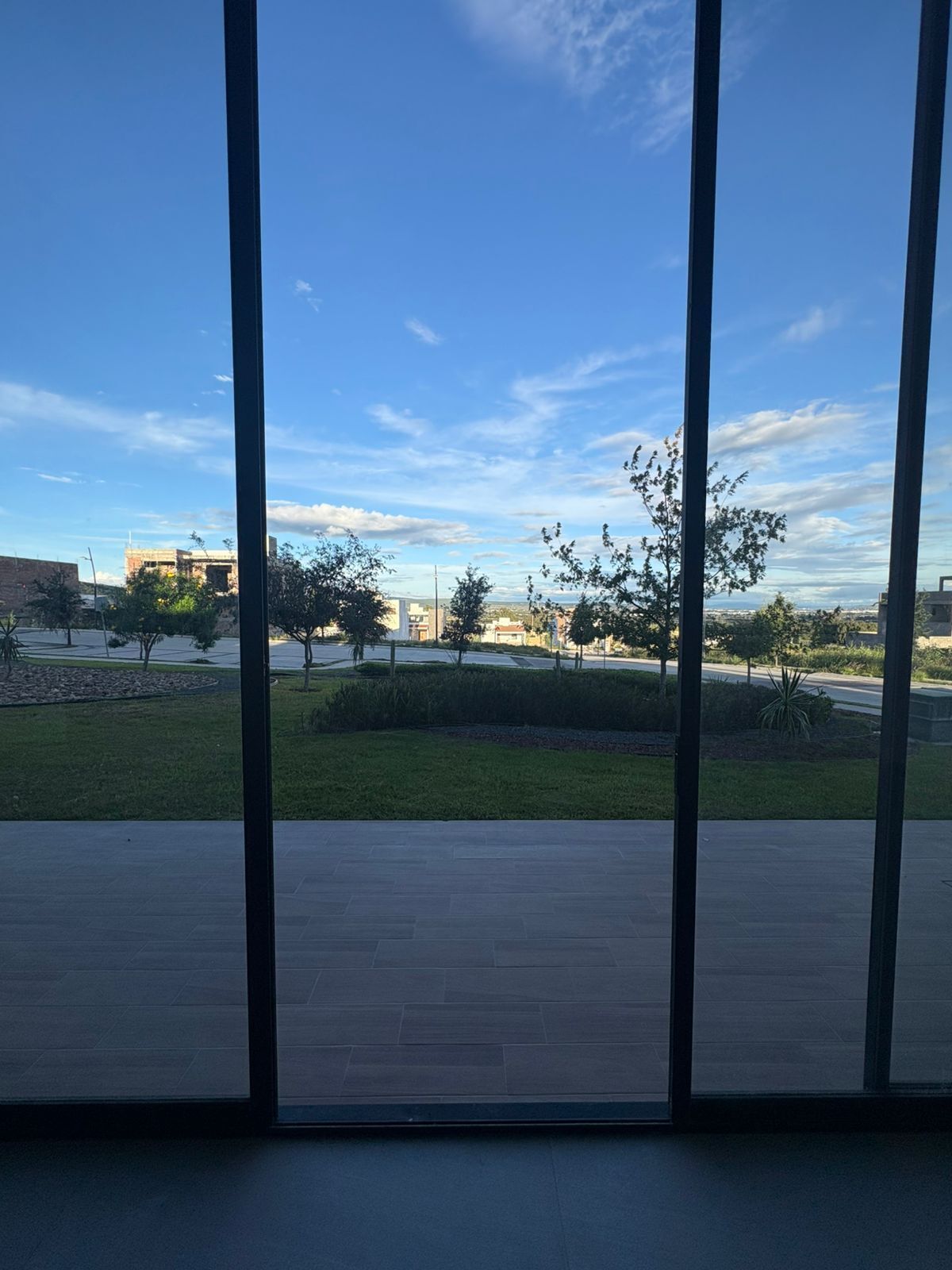 VENTA DE CASA EN RESIDENCIAL MAYORAZGO - foto 2