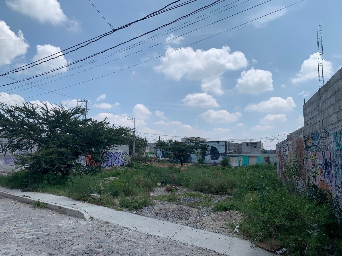 1 de 6: Frente del terreno