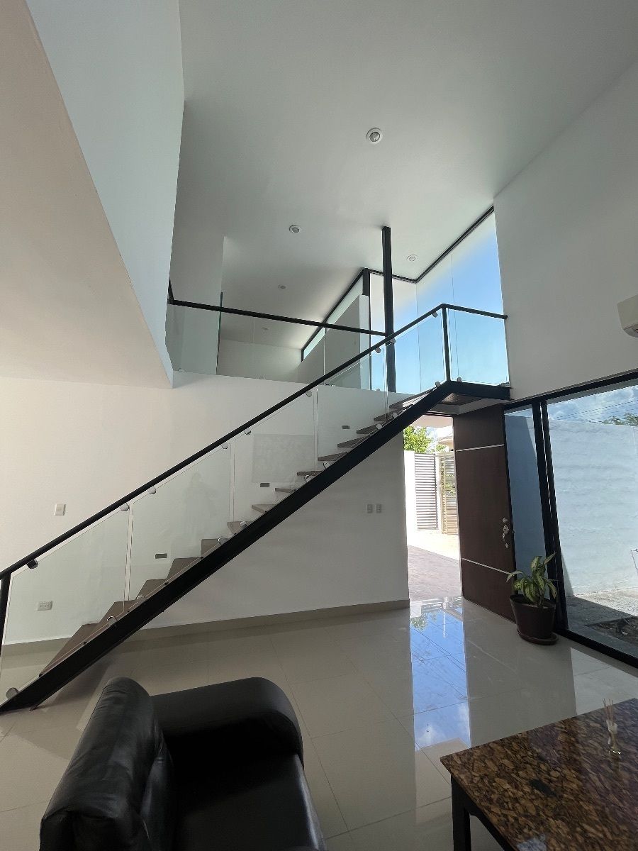 LARGE  3-BEDROOM HOUSE IN COL. MAYA, photo 1 of 16