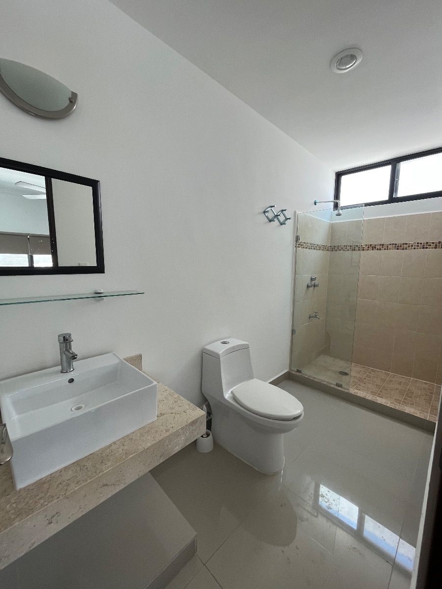 Baño cuarto 1, photo 11 of 16