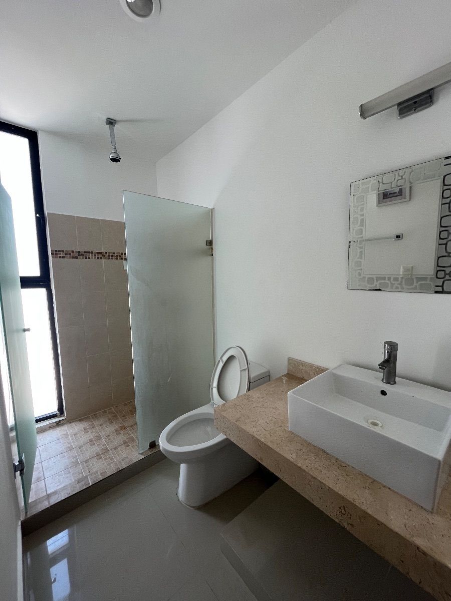 Baño recámara principal, photo 16 of 16