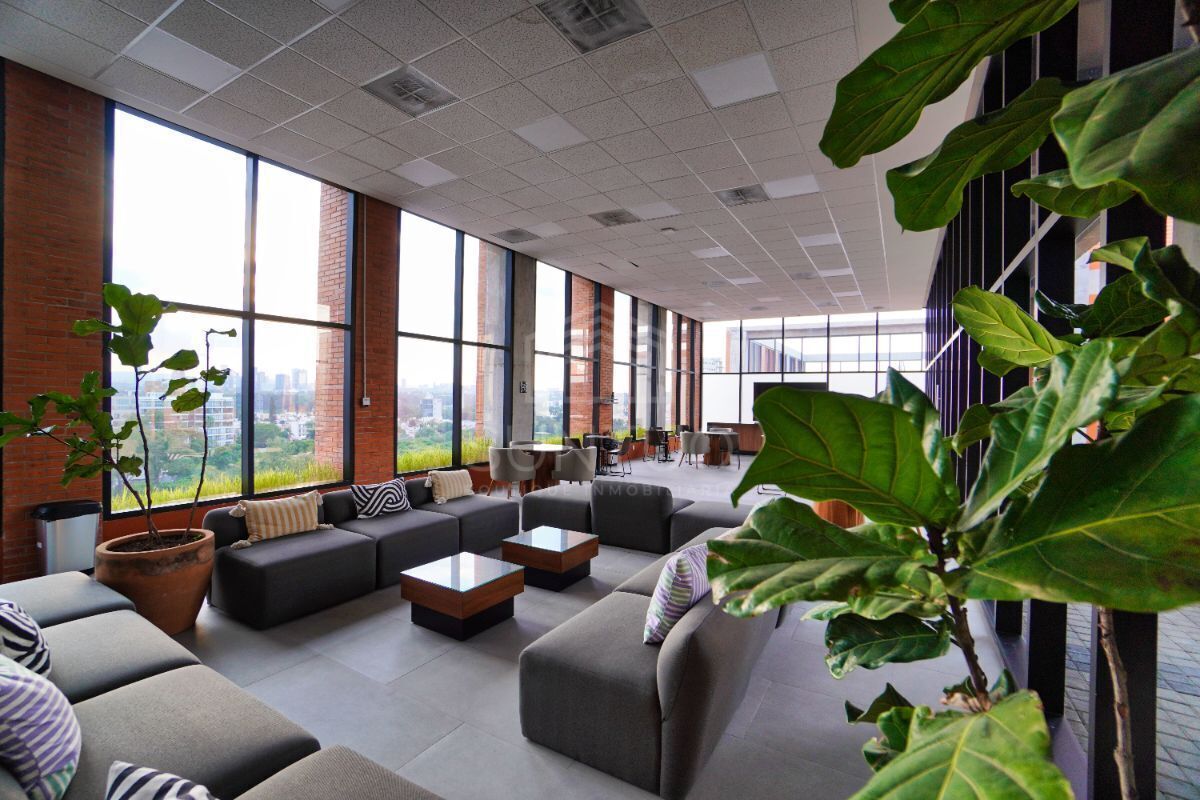 25 de 30: COWORKING Y SALA DE MEDIOS