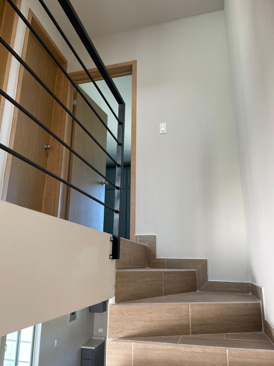 7 de 24: ESCALERAS TOWN HOUSE