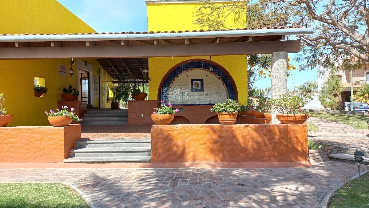 15 de 41: Salon exterior