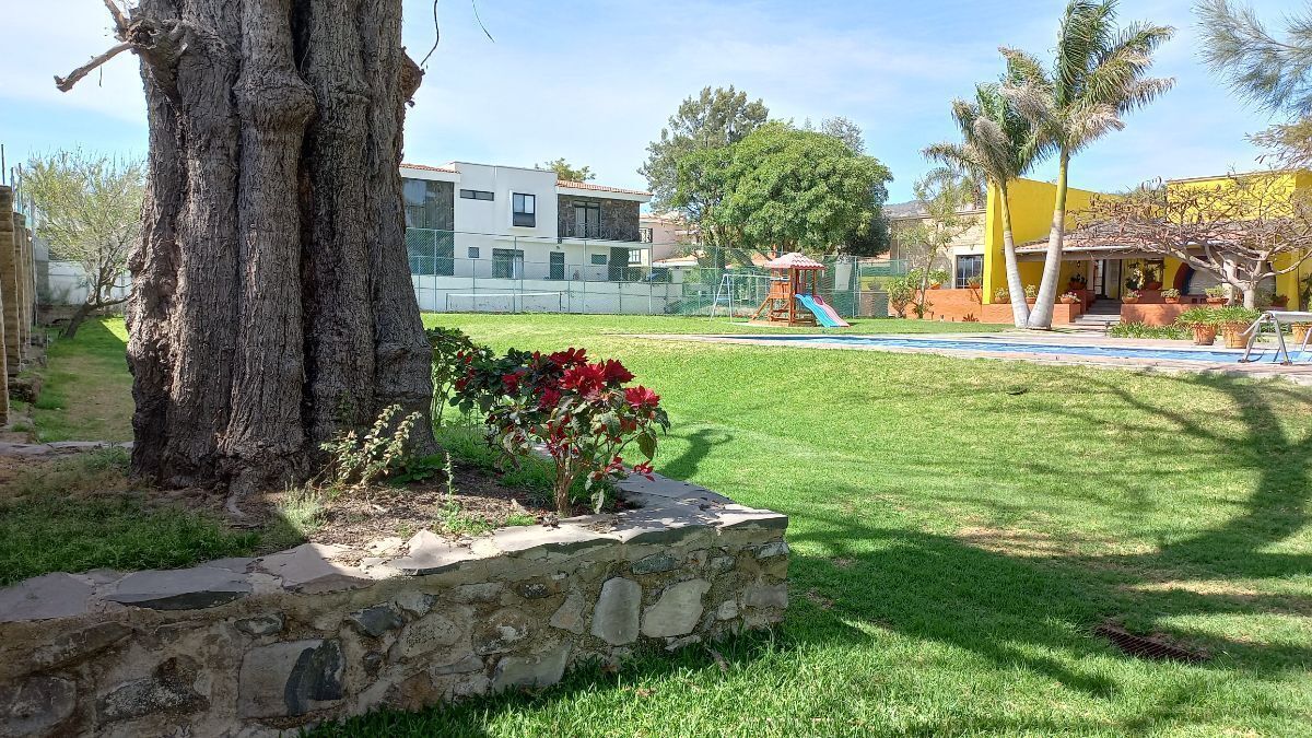 17 de 41: Entorno de casa club
