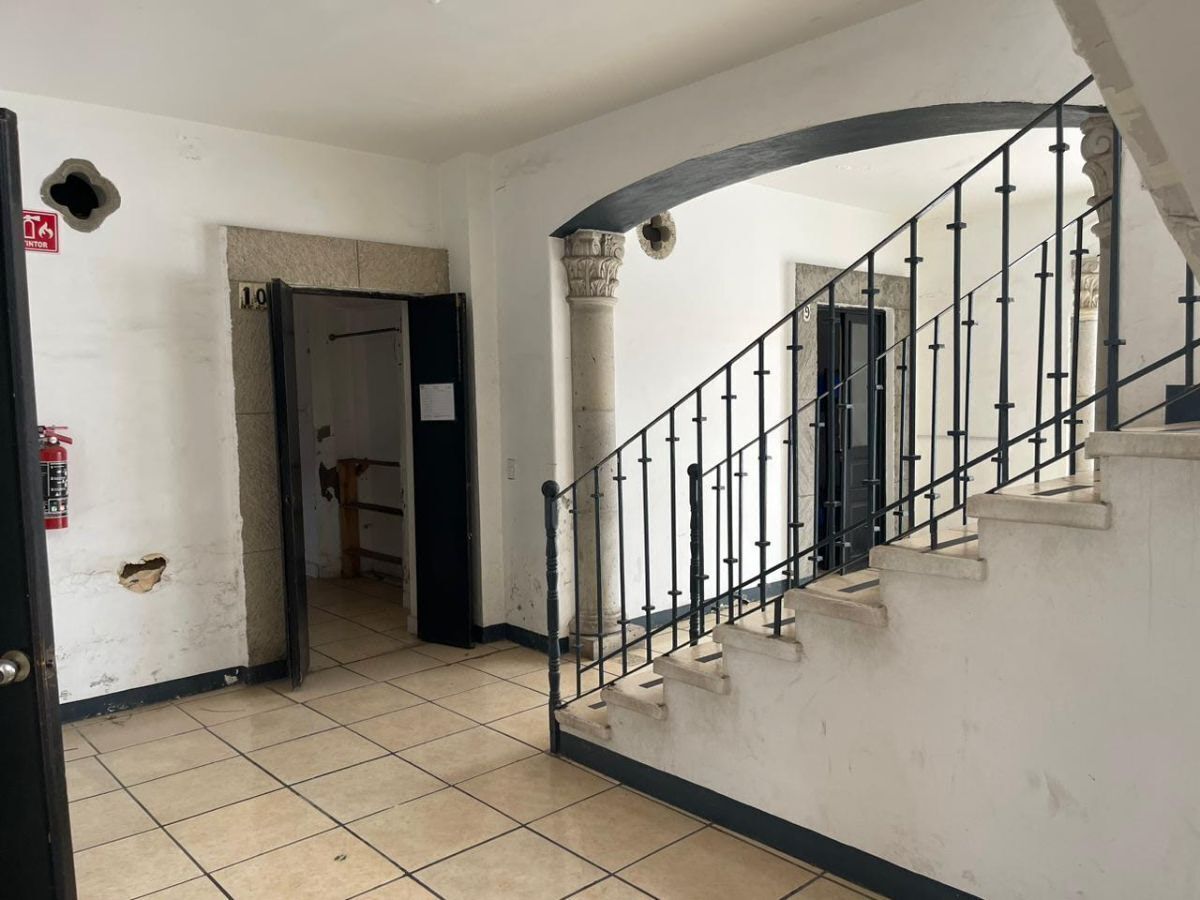 Central House for Sale in CD. Guzmán! - foto 4