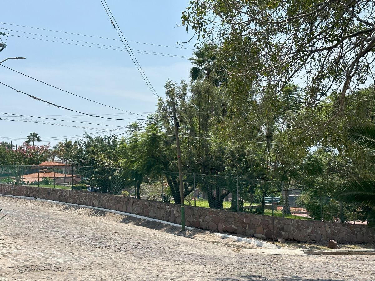 9 of 9: Contra esquina del Club