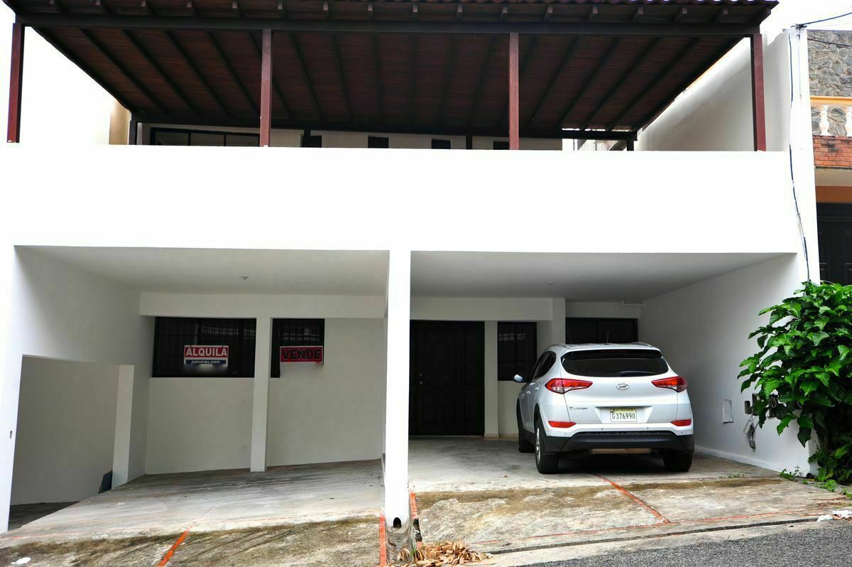 Fachada, foto 1 de 33