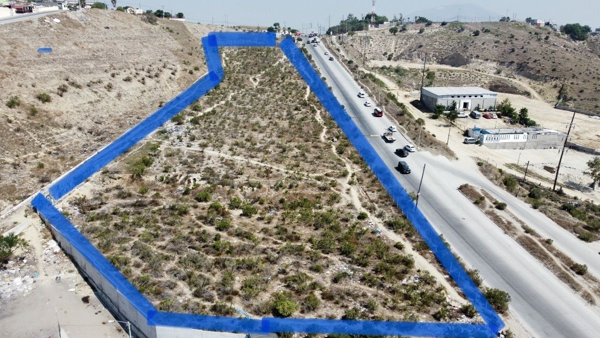 Se vende terreno comercial