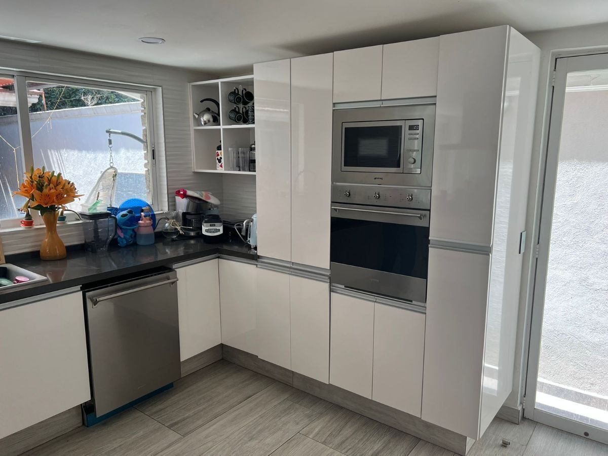 2 de 21: Cocina equipada