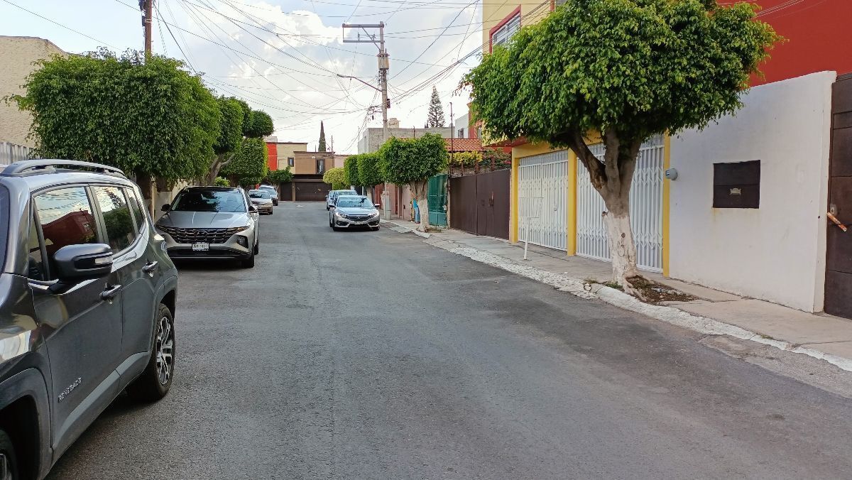 2 de 13: Calle Cerdeña