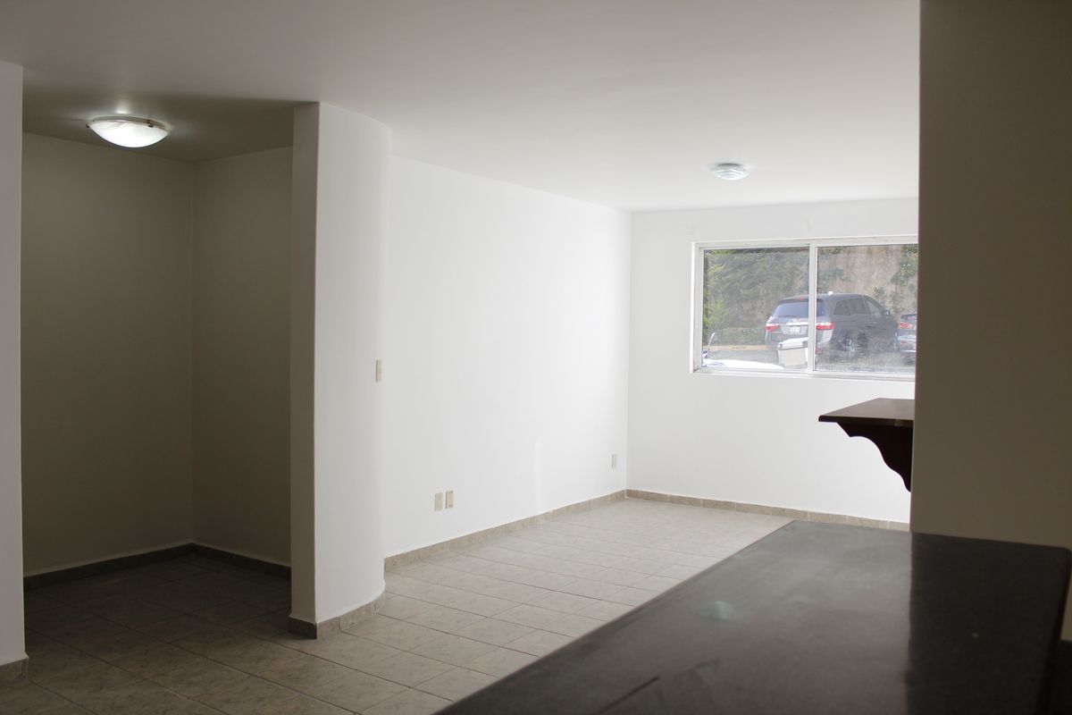 4 de 5: Recibidor y sala.
