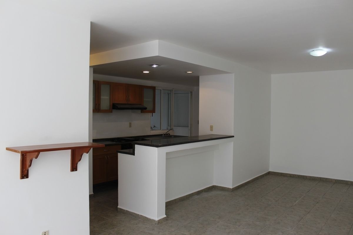 1 de 5: Cocina y comedor.
