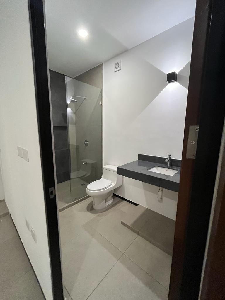9 de 20: Baño Habitación abajo
