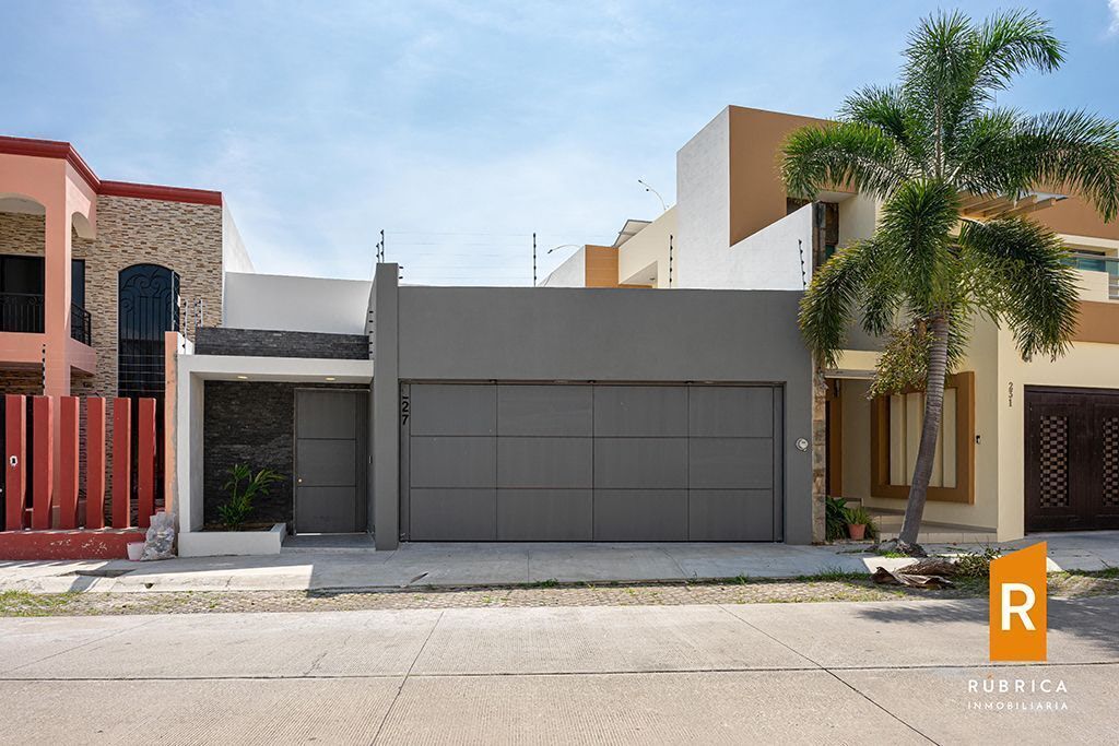 Casa en Venta en Residencial Real Santa Bárbara, Colima, Colima.