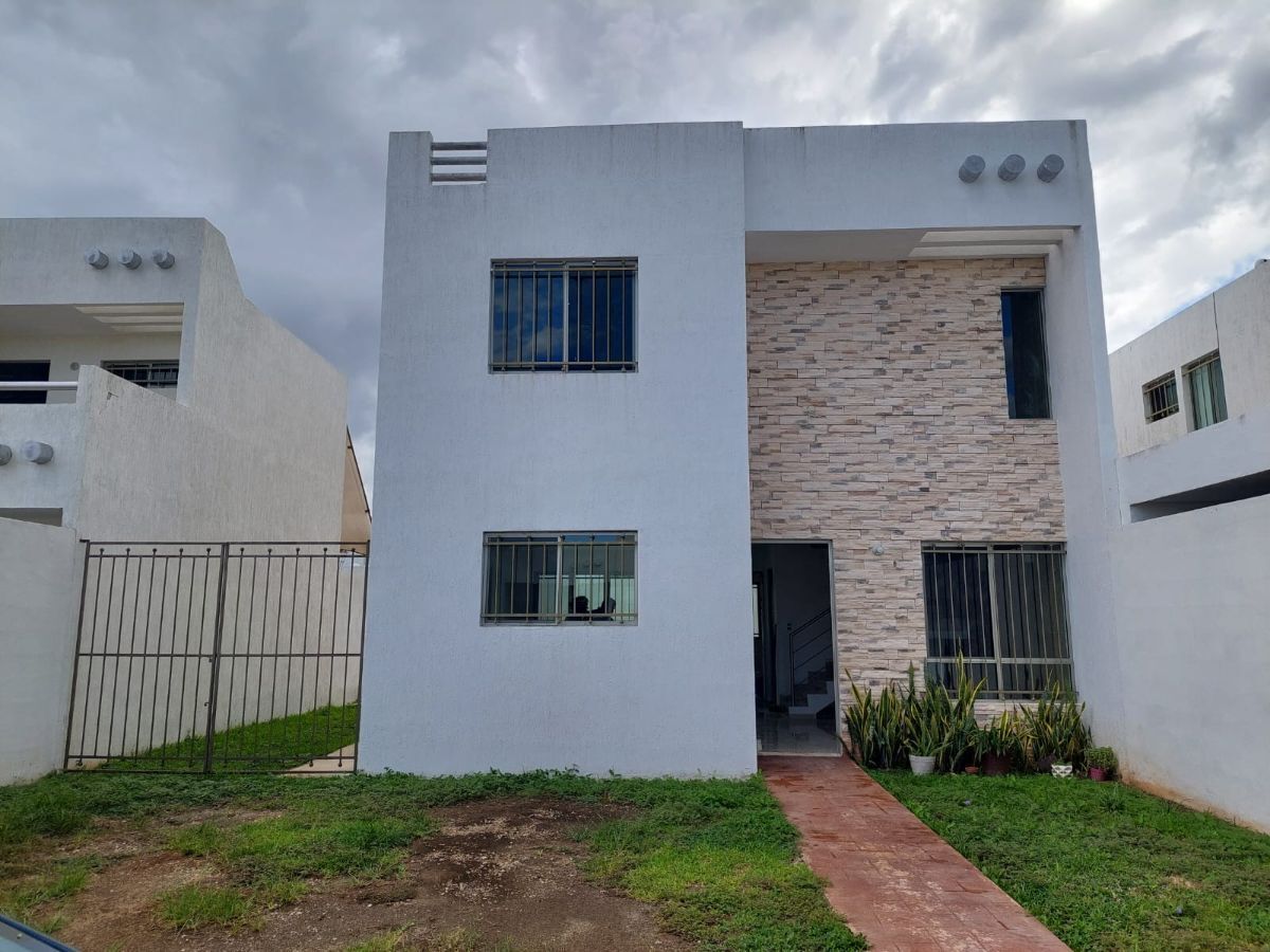 1 of 12: Fachada