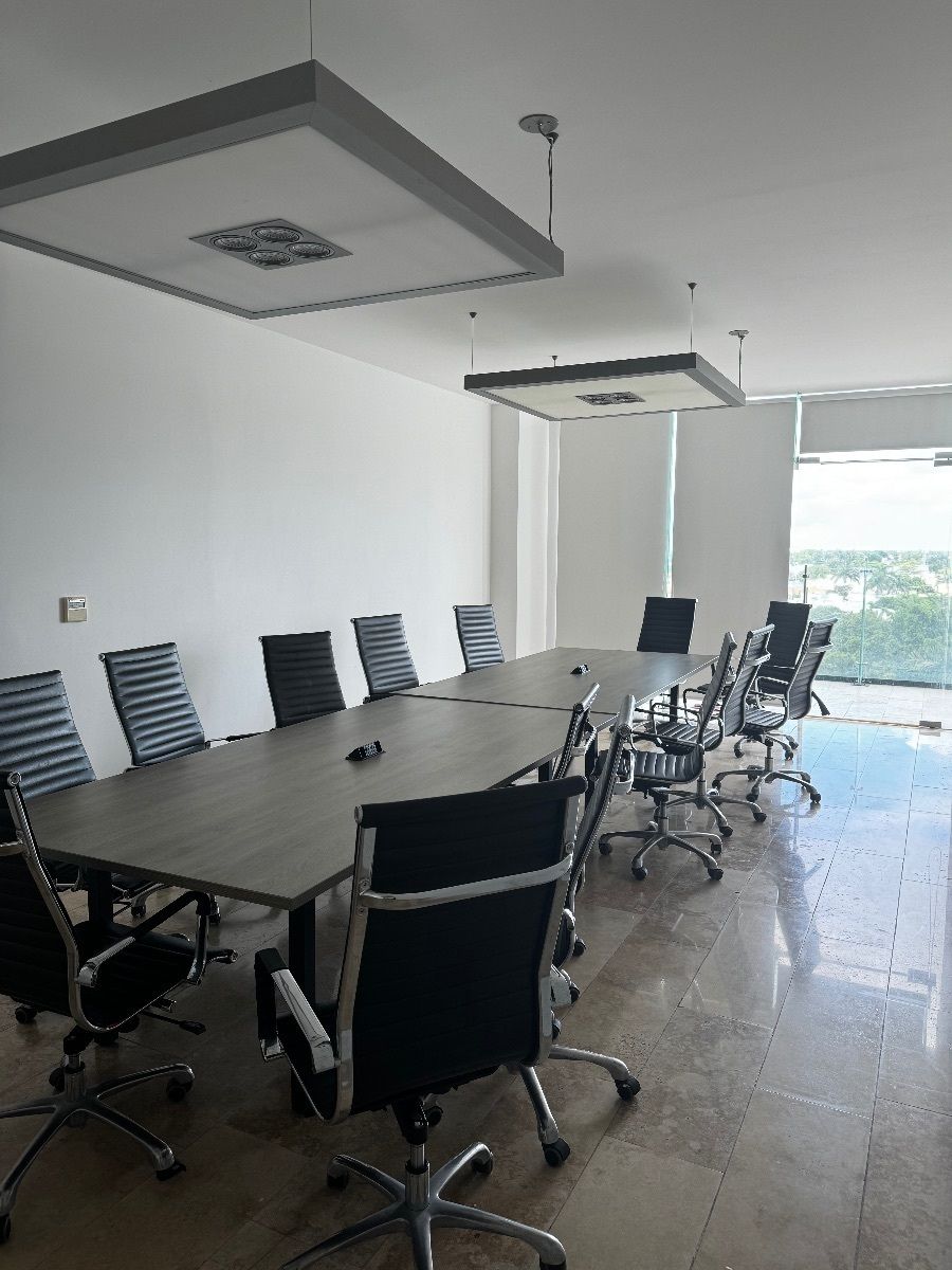 12 de 21: Sala de juntas