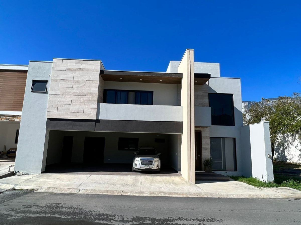 CASA EN RENTA EN RESIDENCIAL LOS NOGALES, SANTIAGO