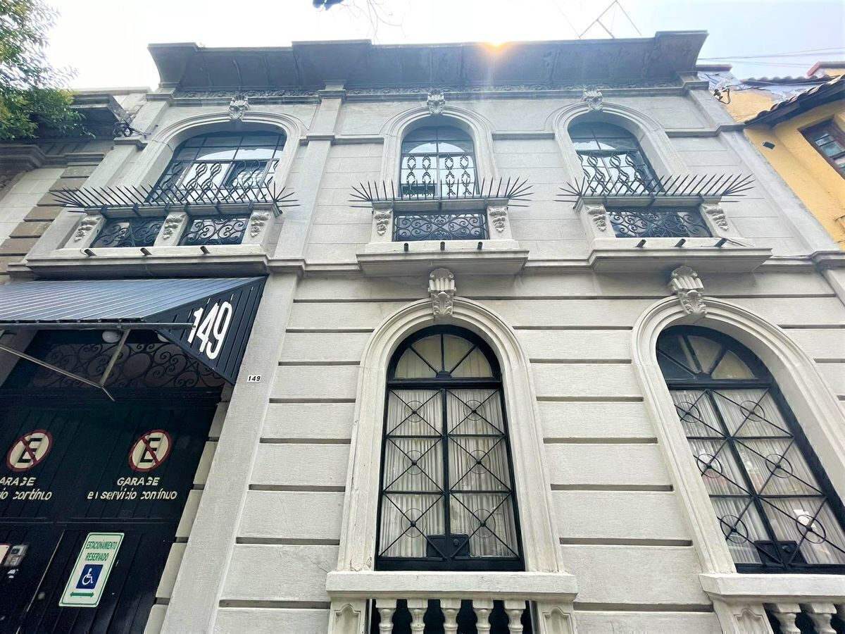 1 de 18: Fachada del inmueble