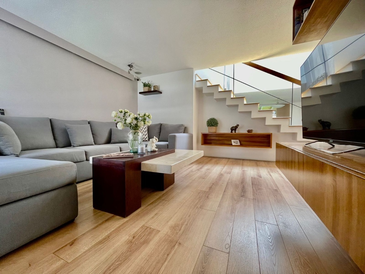 5 of 14: Sala Tv