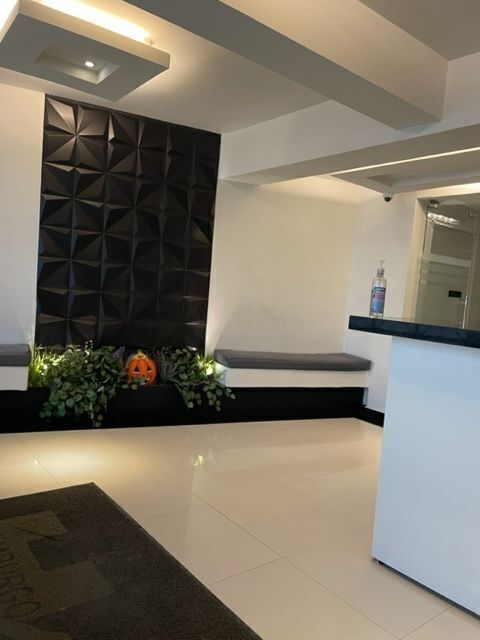4 de 25: lobby