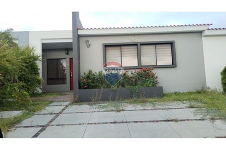 Casa En Venta En Residencial Bosques De Lourdes En Colon La Libertad Casa En Venta En Residencial Bosques De Lourdes En Colon La Libertad