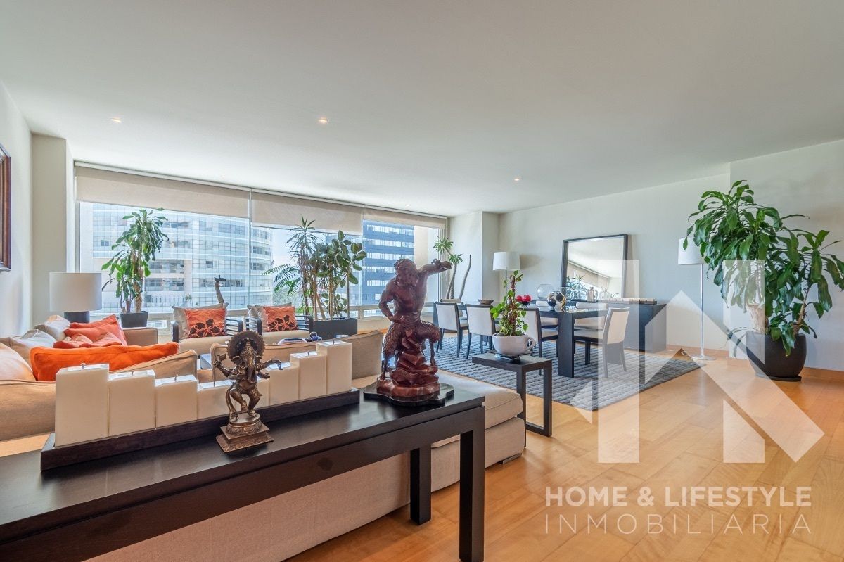 Venta Excelente Departamento en Av. Santa Fe