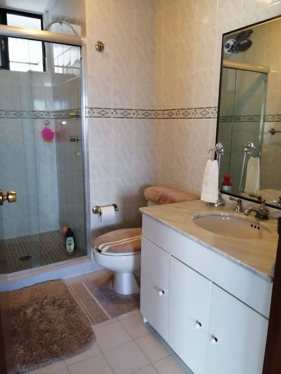 Baño visitas y 2da recámara