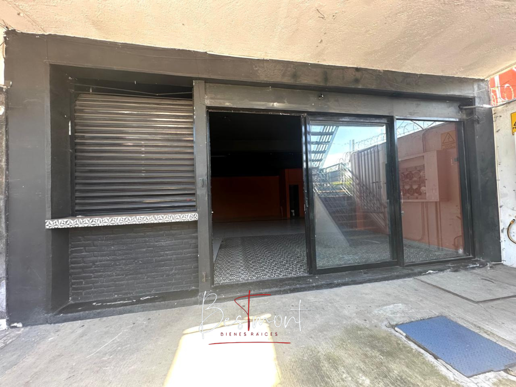 2 de 4: Fachada local #1
