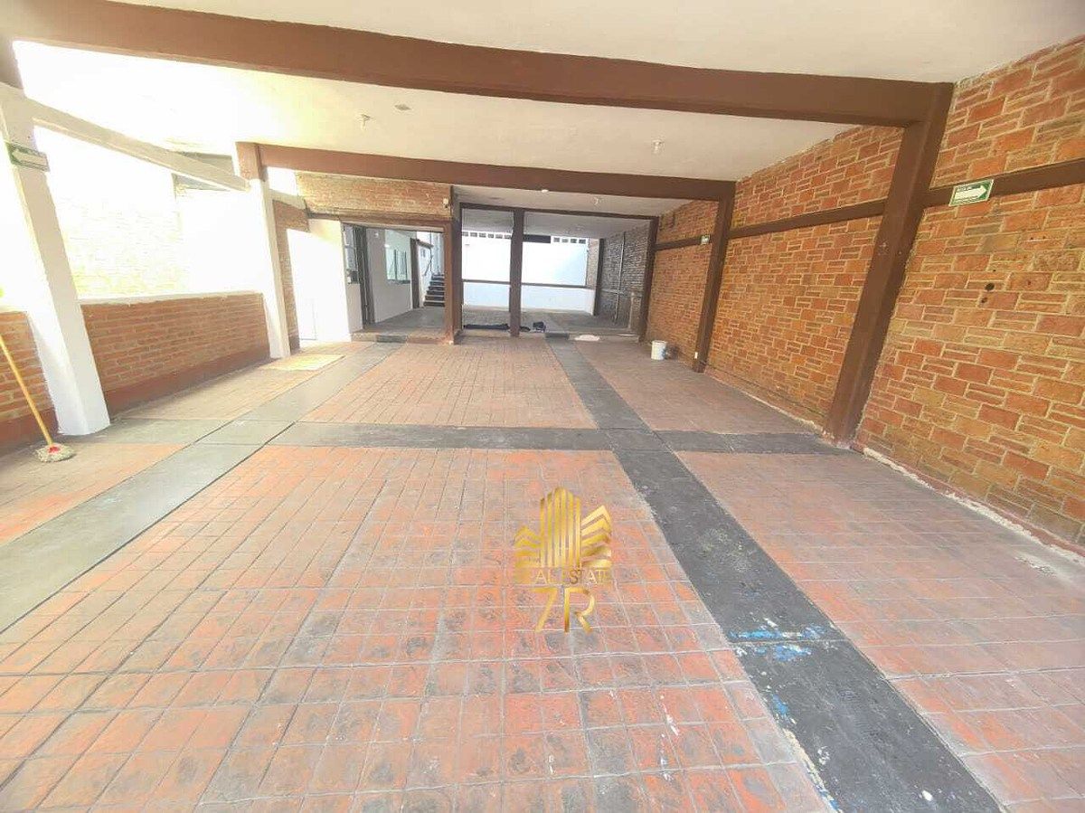 4 de 22: Piso de venta