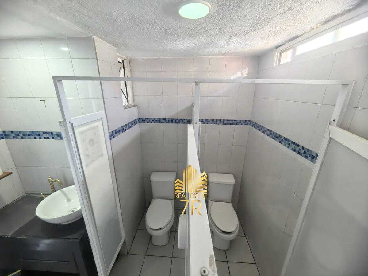 17 de 22: baño hombres