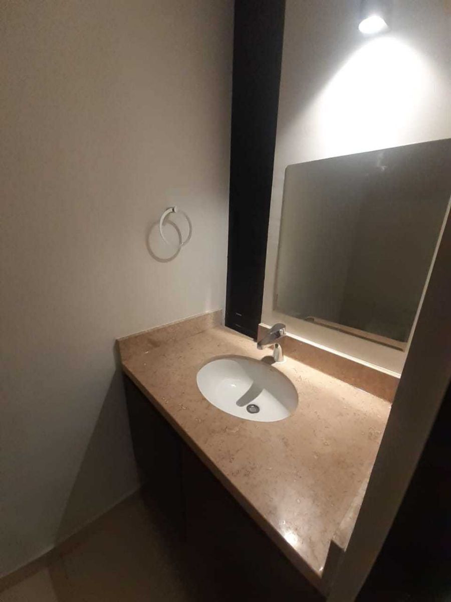 11 de 25: Medio baño