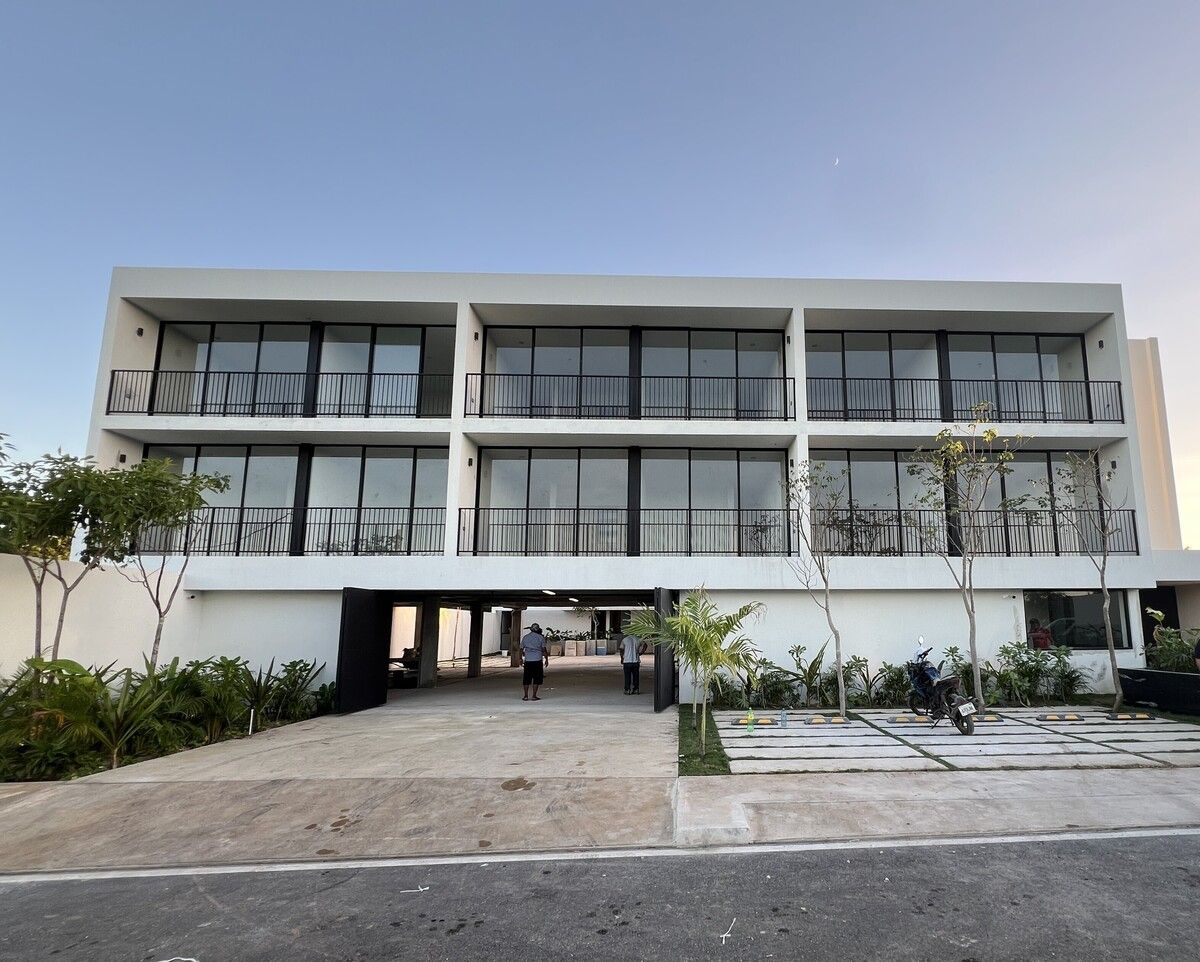 1 de 12: FACHADA