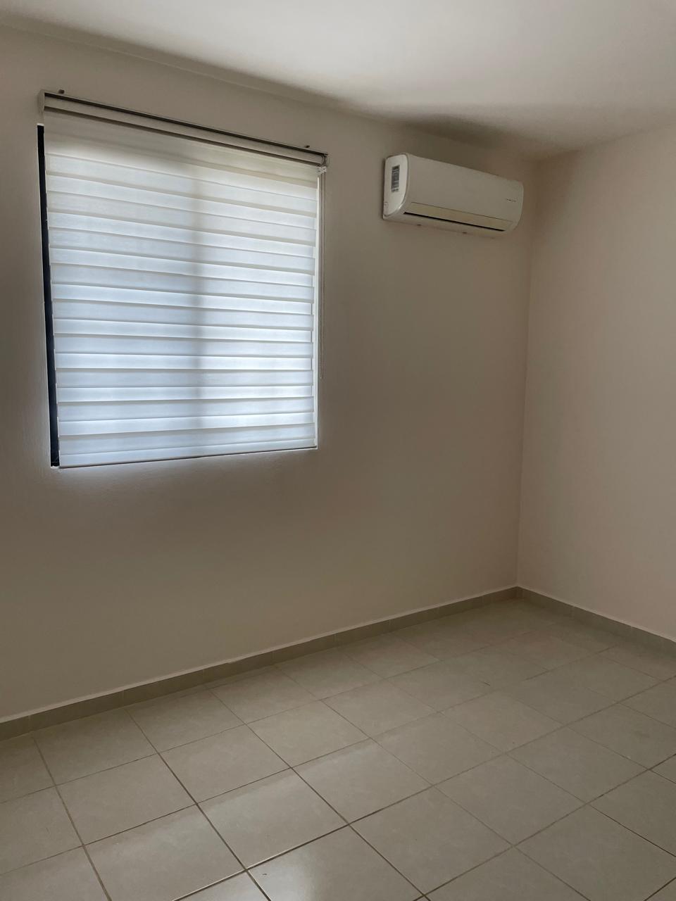 4 de 20: 1er recamara con persiana, closet y recamara