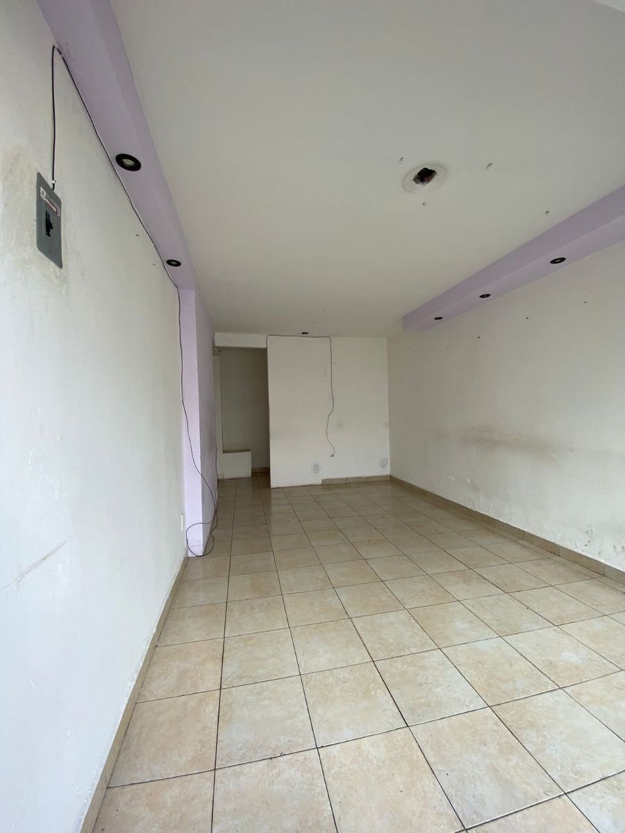 3 de 4: Interior
