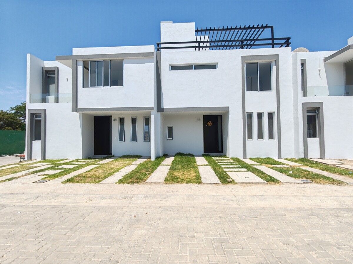Casa en venta en coto privado con alberca en manzanillo