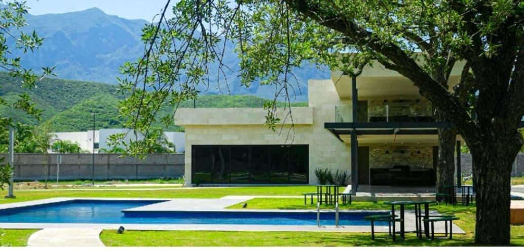 7 de 9: Alberca del area amenidades.