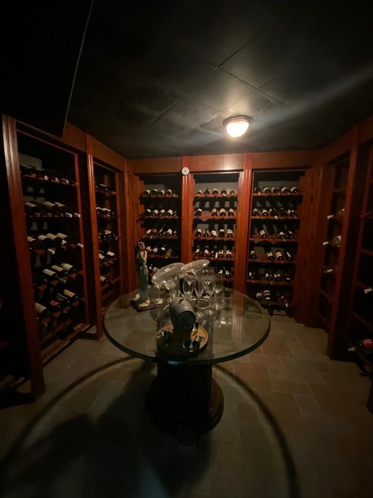 11 de 24: Amplia Cava