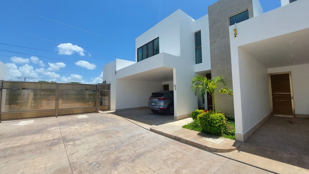 1 of 28: Fachada frontal