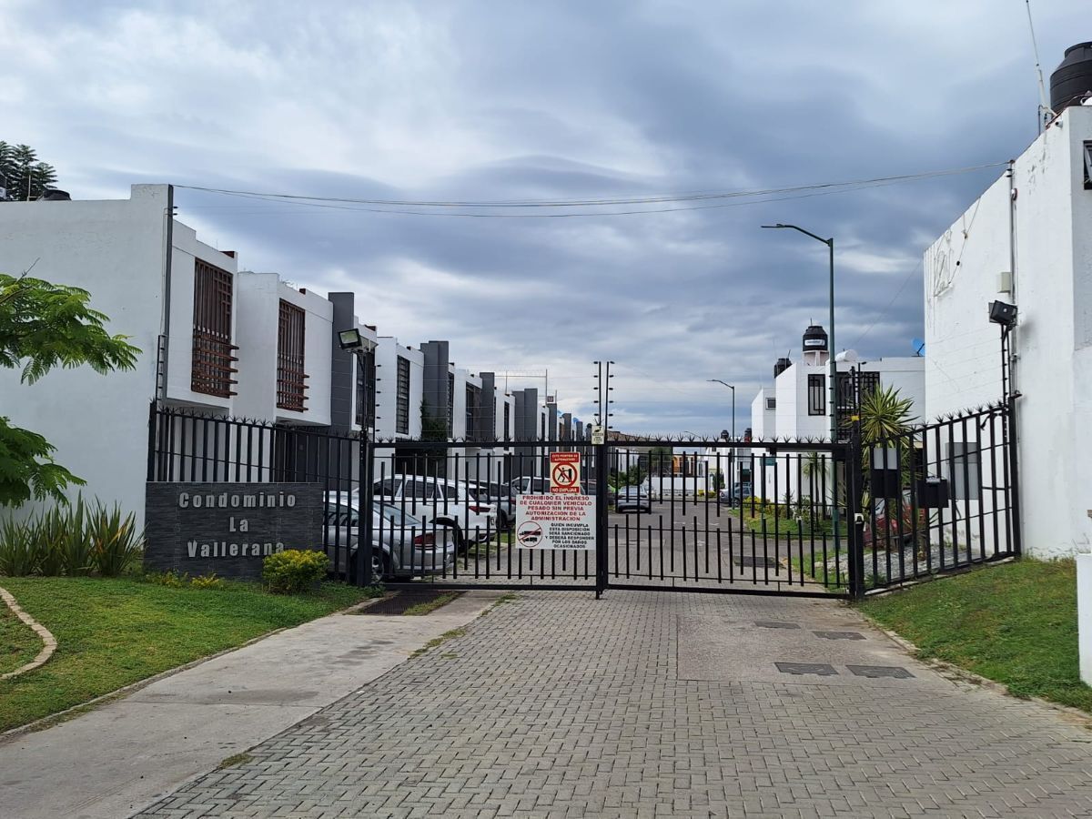 1 de 26: Exterior del coto