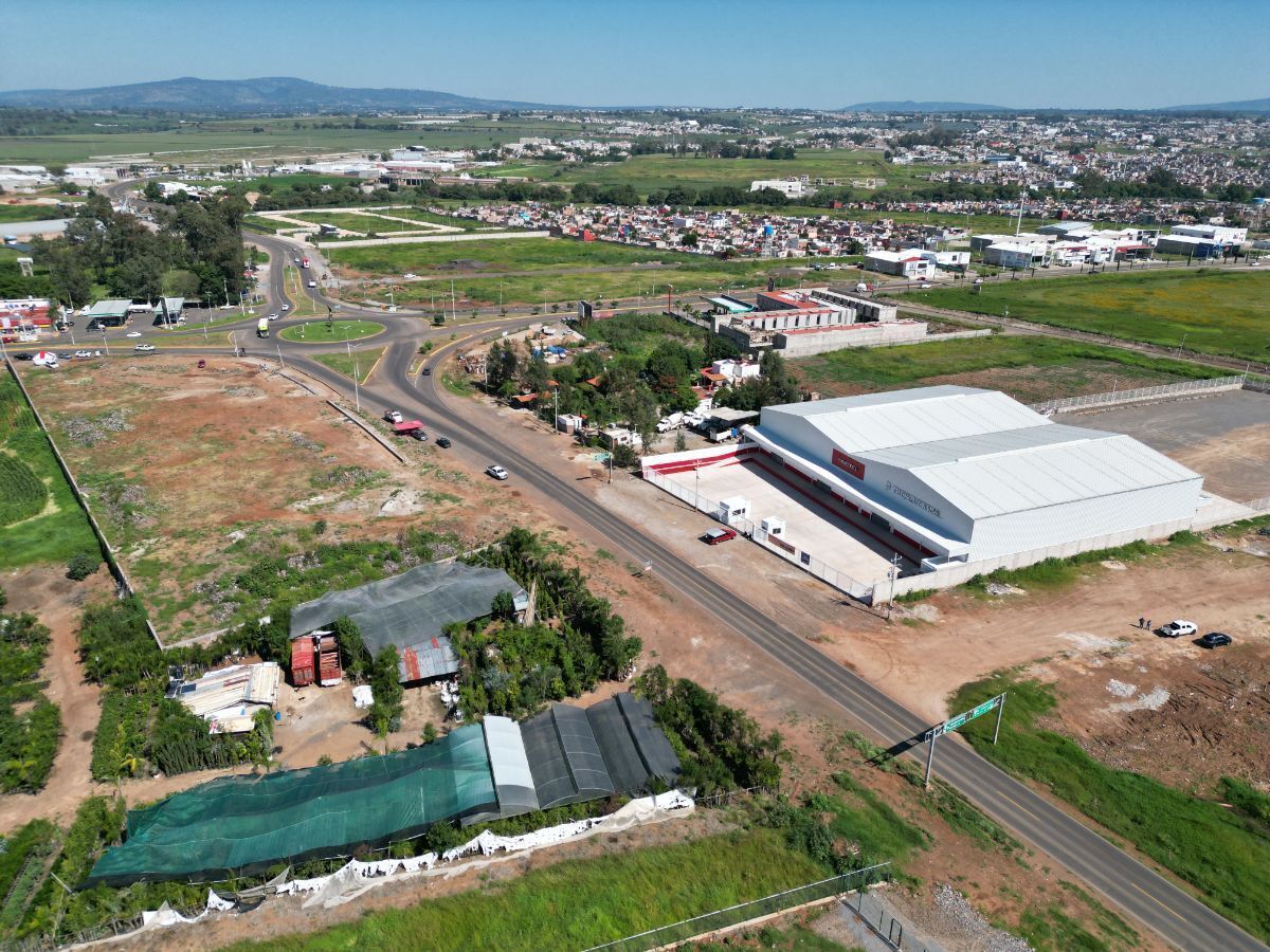12 of 12: zona industrial y comercial