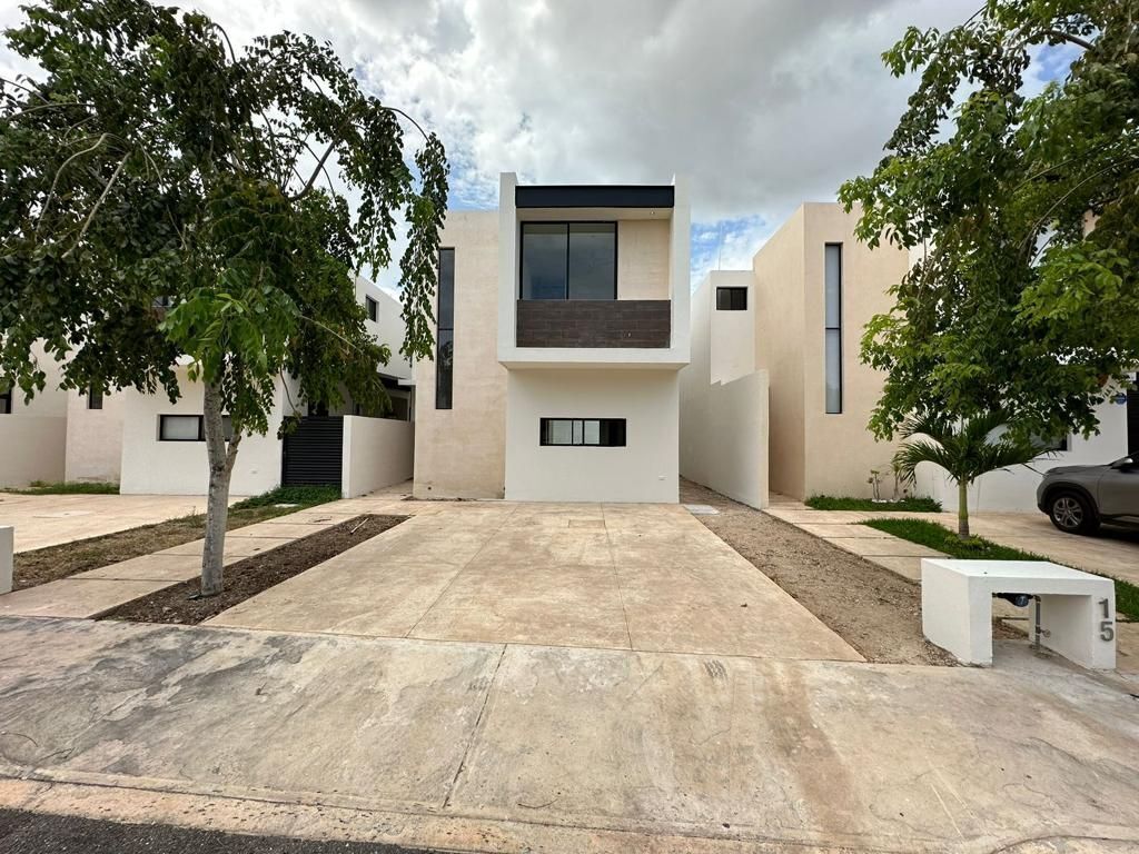 2 de 10: Fachada Principal