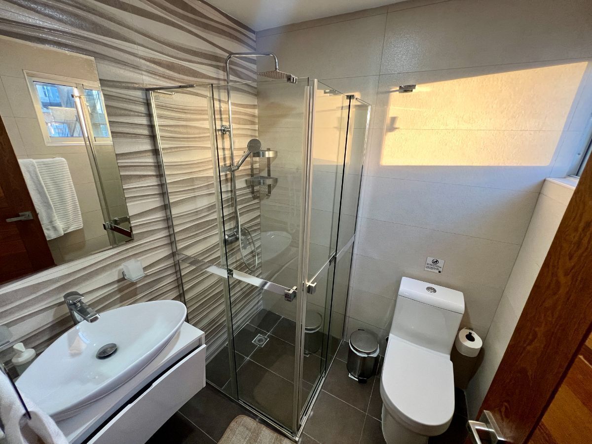 7 de 12: Baño principal